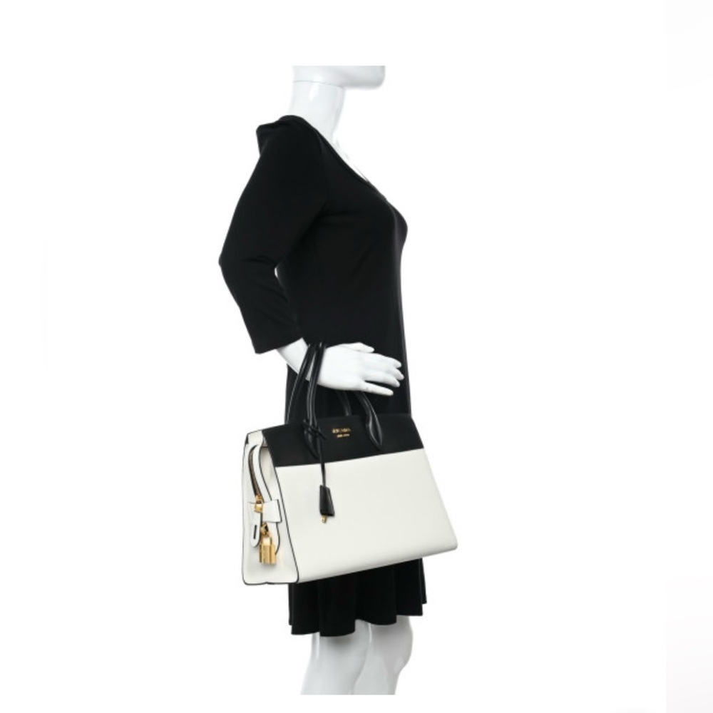 Prada handbag - Picture 16 of 16